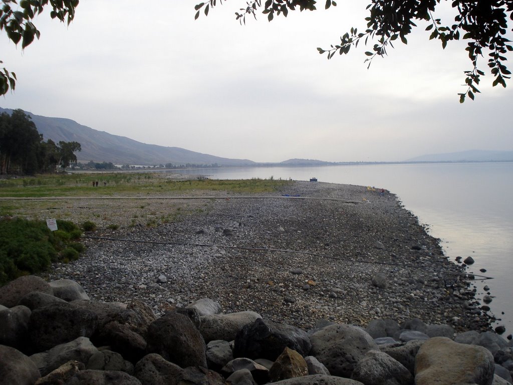 Vista hacia el sur.....mar de Galilea by Edith Soledad