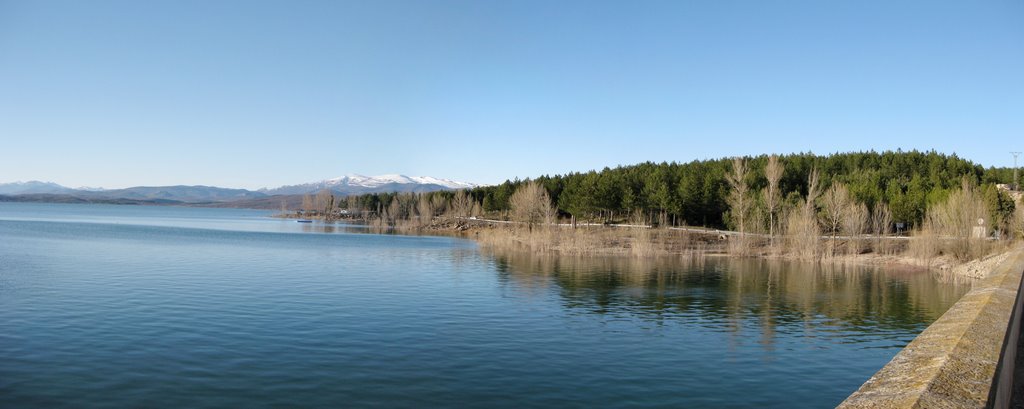 Palencia - Embalse de Aguilar de Campoo by Alberto González García