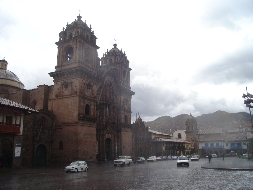 Plaza de armas de Cusco con lluvia by Christian Contreras