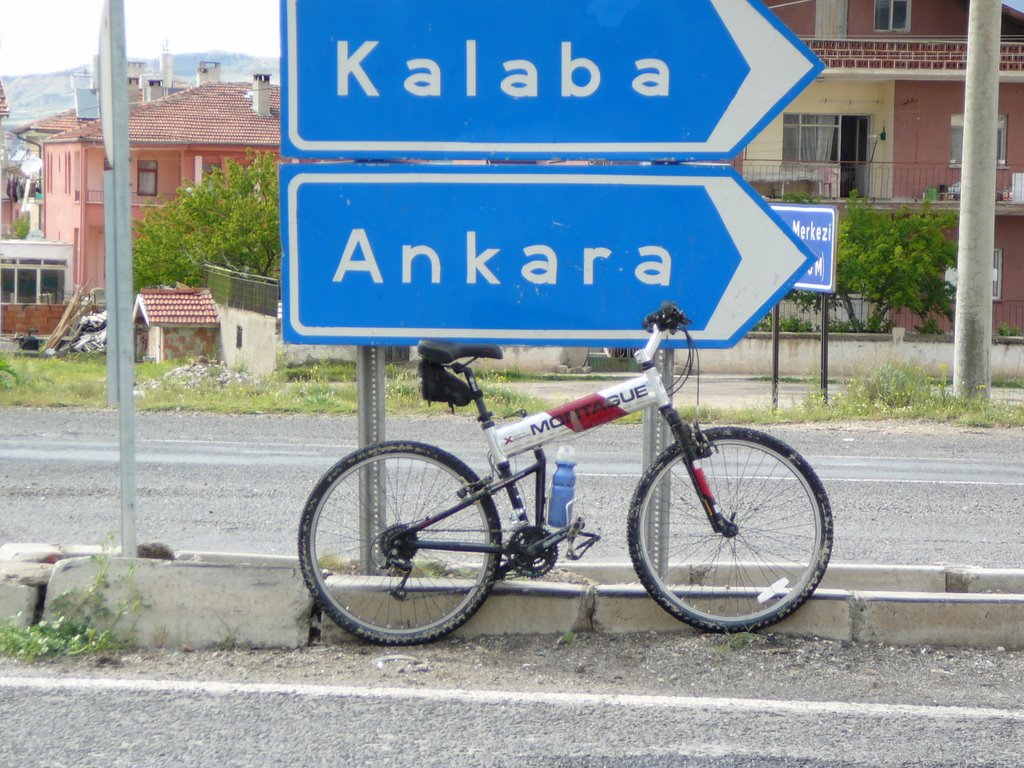 MI BICI EN AVANOS by esquer01