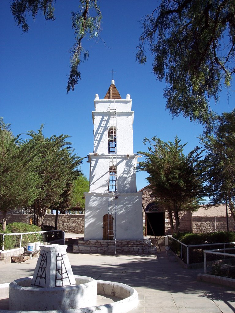 Campanario y Plaza de Toconao (2007) by Hans R van der Woude