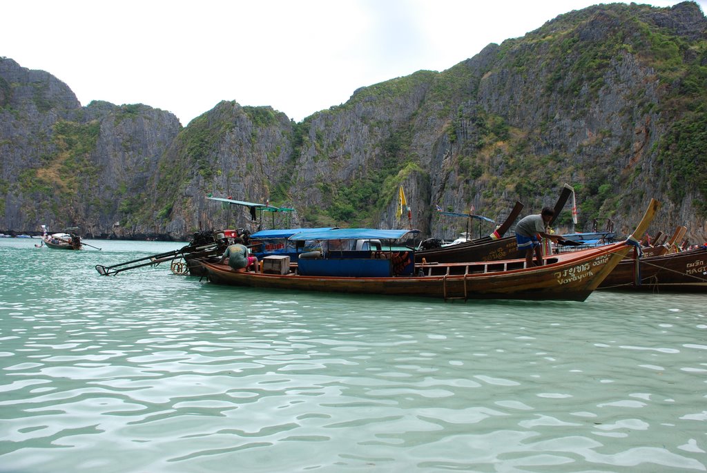 144 หมู่ 7 Tambon Ao Nang, Amphoe Mueang Krabi, Chang Wat Krabi 81000, Thailand by Alexandr Ratinsky