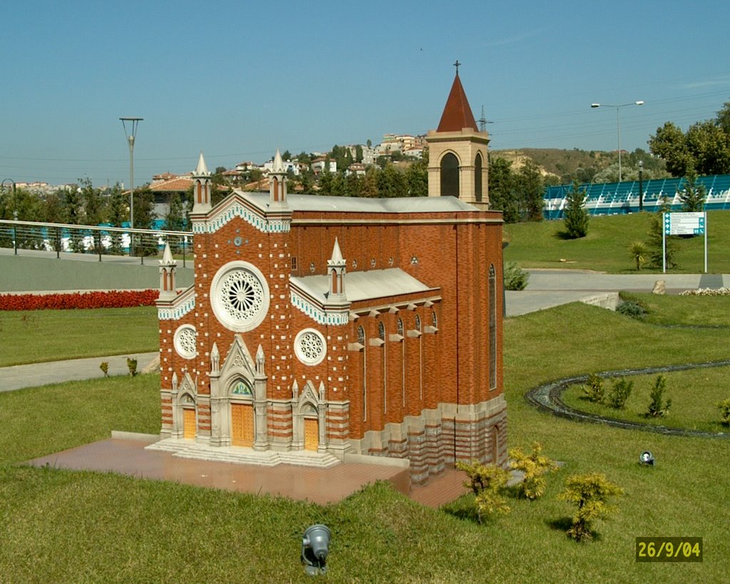 Miniatürk - St. Antuan Kilisesi by Muammer Şamiloğlu