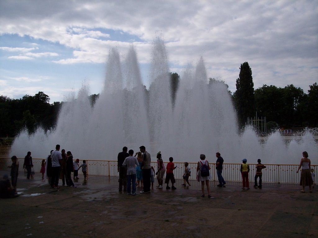 100_2680battersea park london by lester johnson