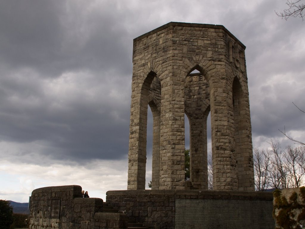 Kriegsdenkmal in Gernsbach by tuxtourer