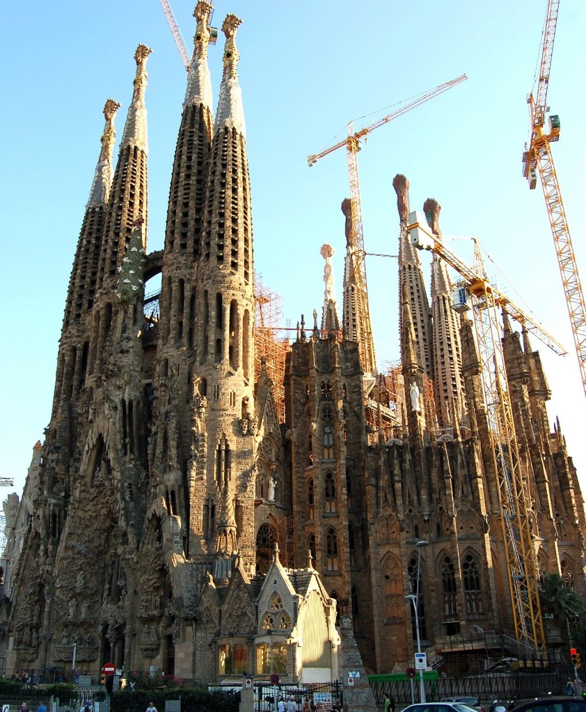 Sagrada Familia by alex sanderson