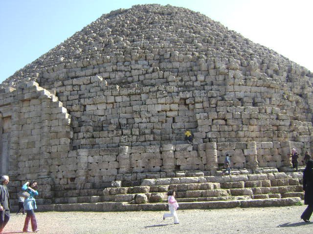 Mausolée Royal de Maurétanie(Tipasa). by haninouya