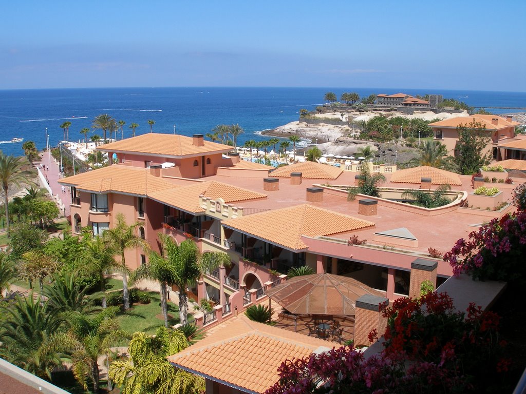 Hotel Anthelia Park, Costa Adeje, Tenerife by Günter Wölker