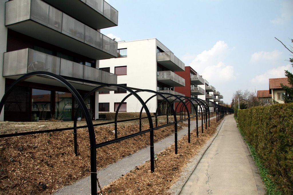 Wohnhaus an Fussweg zwischen Frauentalweg und Hegianwandweg by vodua