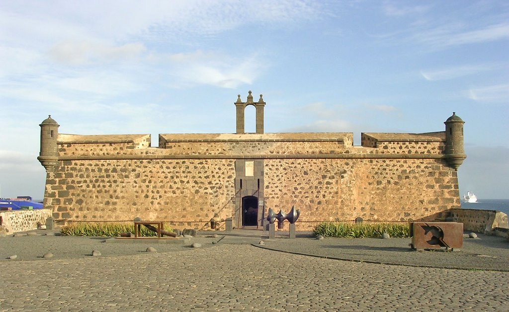 Lanzarote - Arrecife - Castillo de San José (Fortaleza del Hambre) by jmazcona