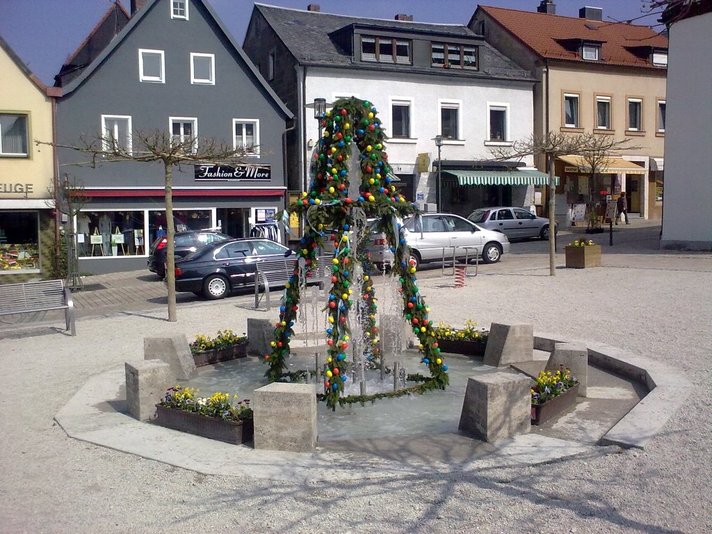 Osterbrunnen am alten Rathaus by Markus Gerauer