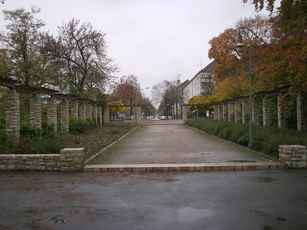 Alboinplatz by Michael H. Gillet