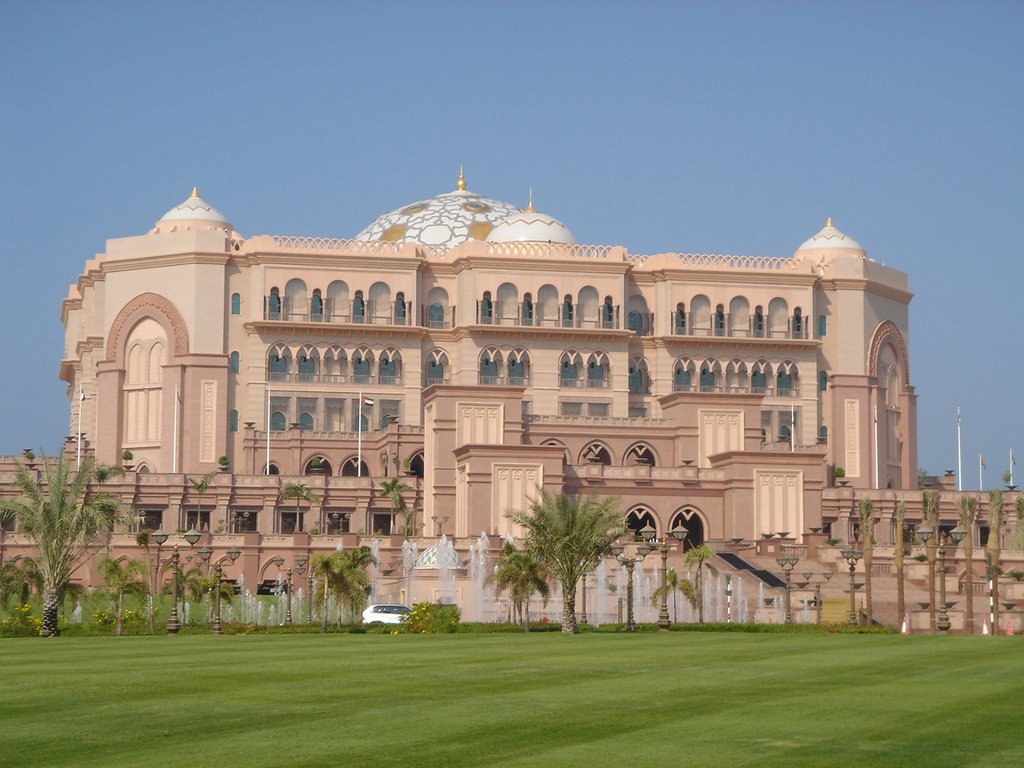 Emirates Palace Abu Dhabi by szabo911