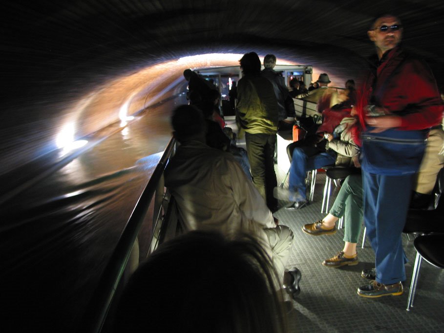 Canal Saint-Martin en souterrain by Phoebus Apostolides