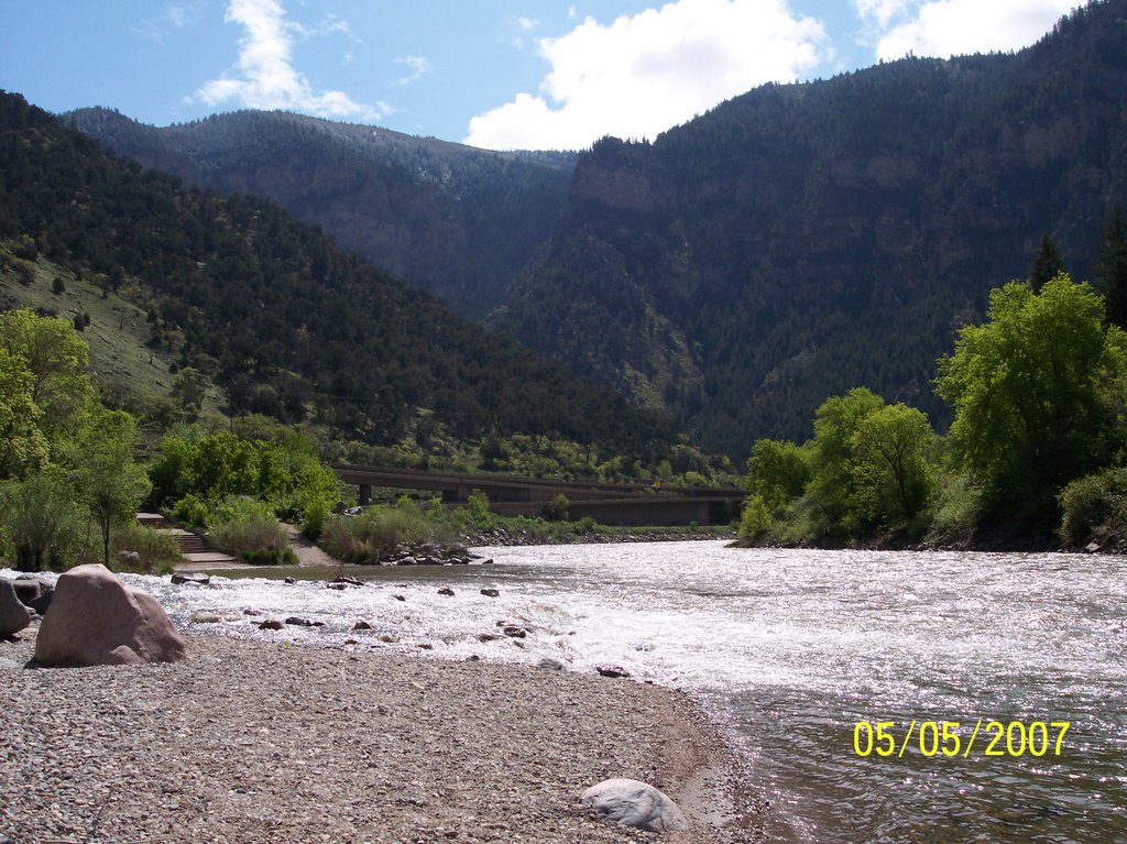 Grizzly creek and Colorado River by Wicktom