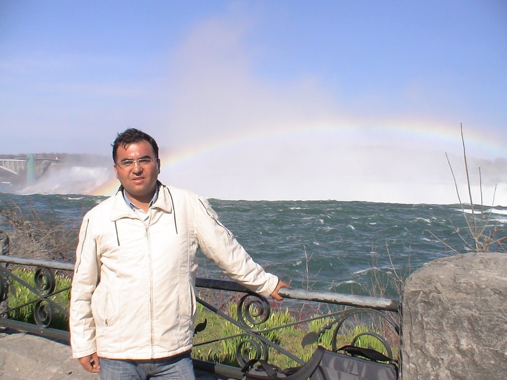 OZGUR IN NIAGARA by ozgurdem