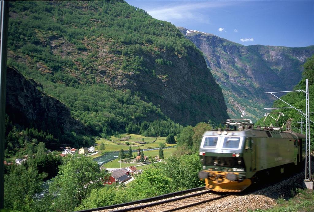 Flam Railway, Norway 弗洛姆铁路 挪威 by 北欧旅游局 www.beiou.org