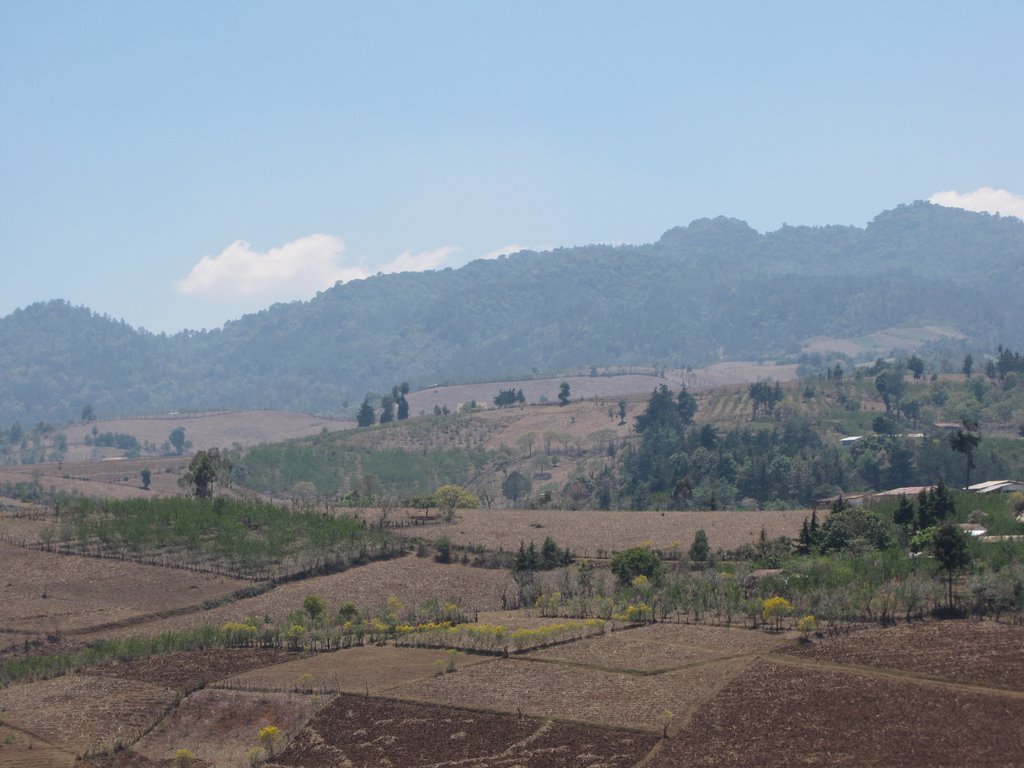 Aldea Los Lopez,a orillas carretera Jalapa-Mataquescuintla. by ChavezCastro