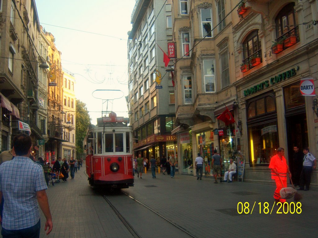 Estambul, Istiklal Caddesi by María José Pastor Ma…