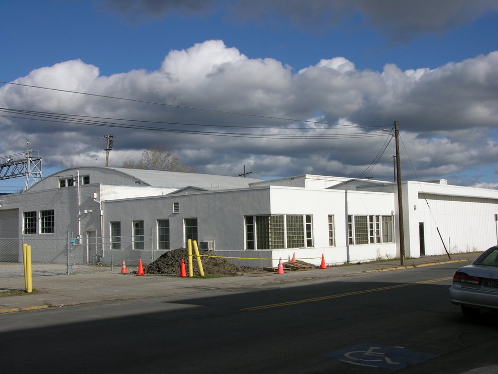 Coca Cola Bottling (former) by klamafornia