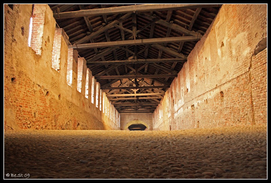 Castello sforzesco - La strada coperta by Stefano.Bellotti