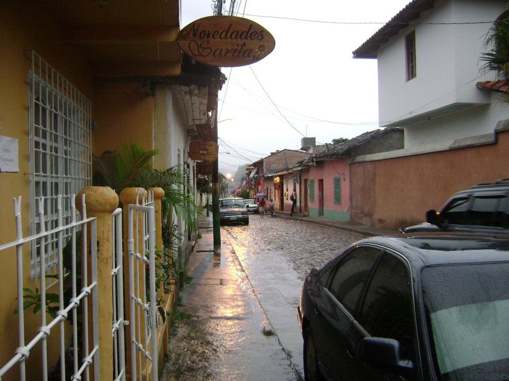 Lluvia en Copán, Honduras by futygumm