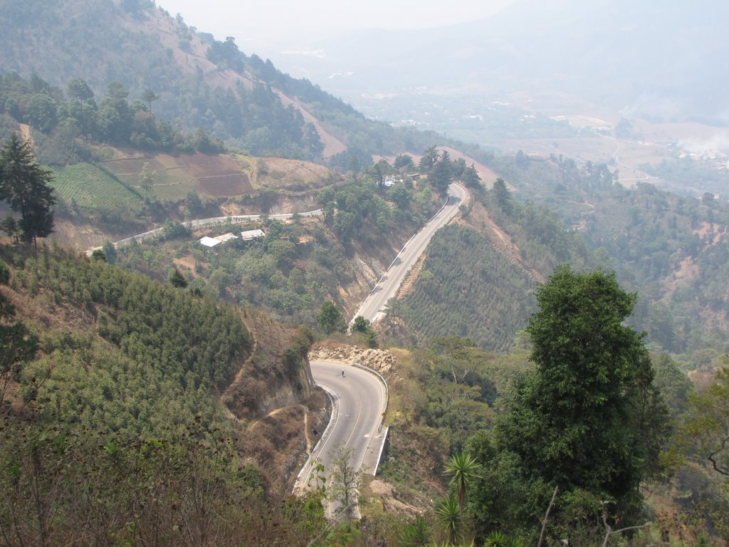 Super carretera de Mataquescuintla a Jalapa, Guatemala. by ChavezCastro