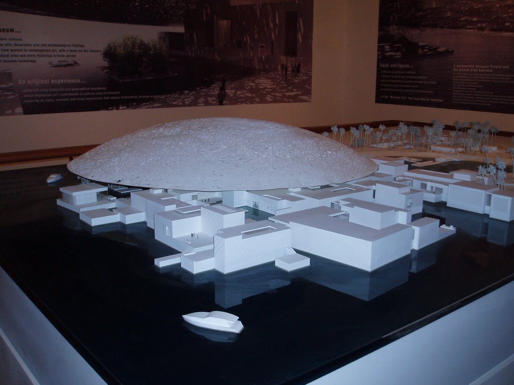 Maquette du Louvre Emirate Palace by waprm