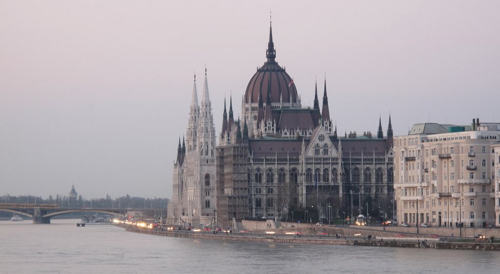 Hungarian parliament by Vladimir Babic