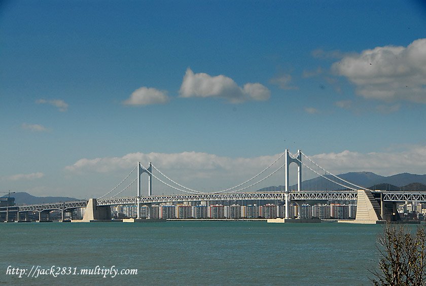 Gwang-An Bridge seen from APEC meeting place by jack2831