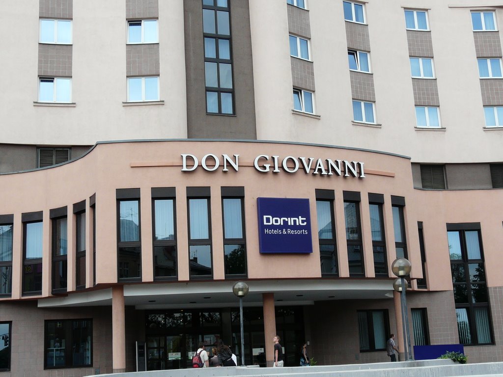 Hotel Dorint Dom Giovanni by Raul Sanches