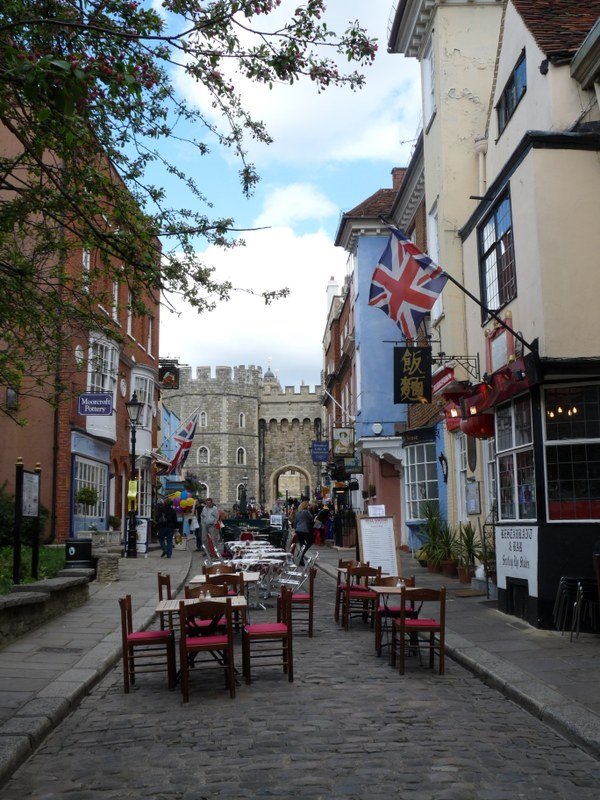 Street in Windsor by likealightbulb