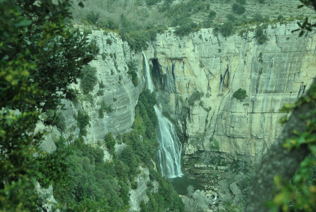 Cascada del Salt de Sallent by Sebastián Cebrián