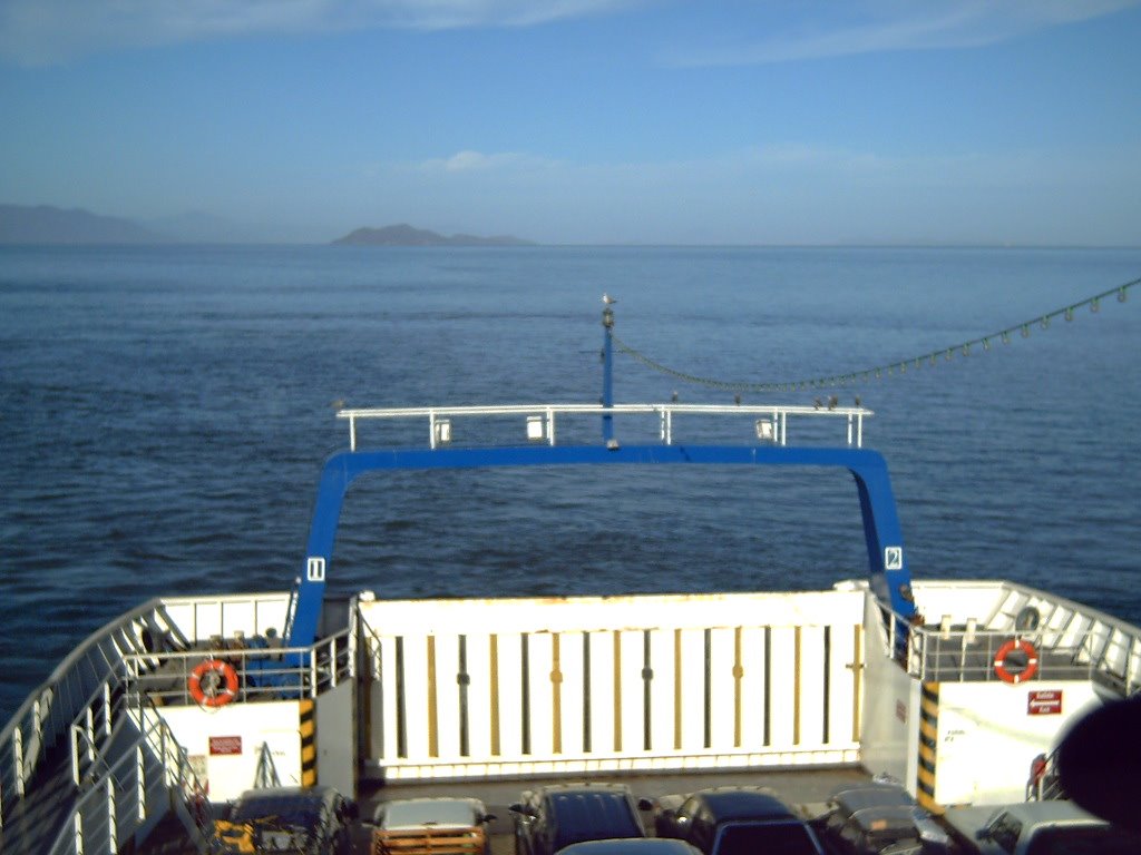 Vista del Ferry Paquera, saliendo del Puerto by J Sanchez