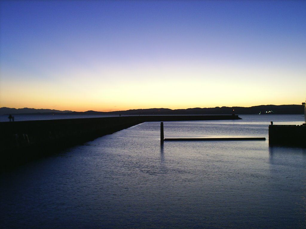 Breakwater Sunset by srenowden