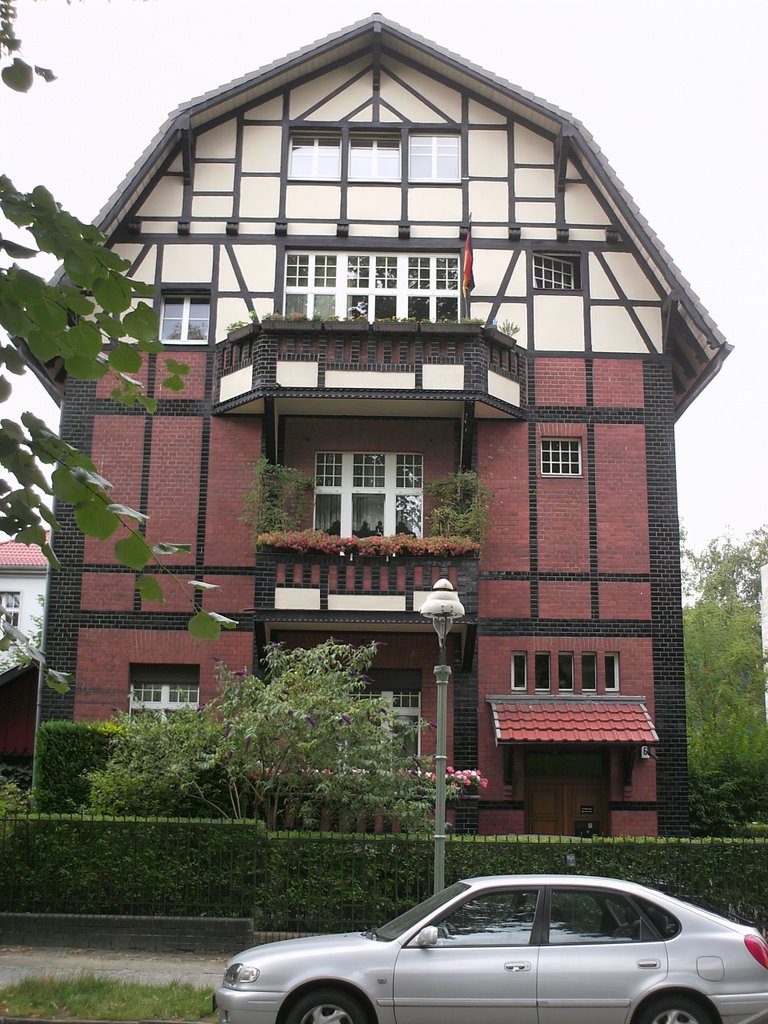 Friedrich-Franz-Straße, Berlin-Tempelhof by herminpfad