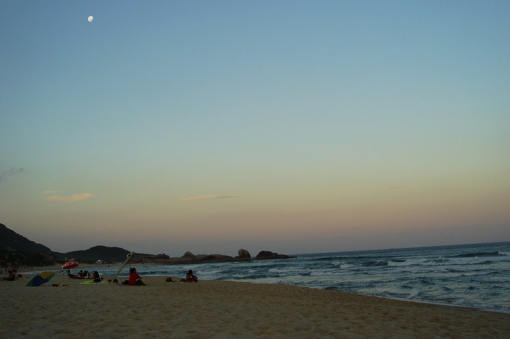 Praia Mole - Florianopolis - Brazil by semillatours.com