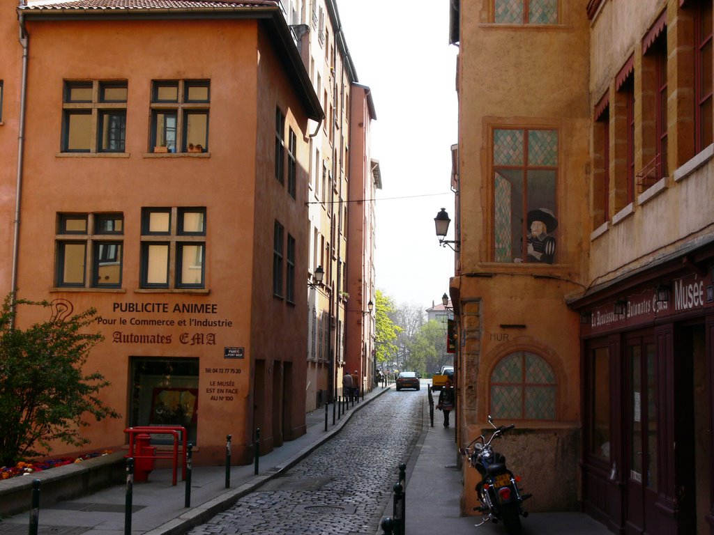 Lyon - Rue St Georges (Rhône) by Naru Kenji