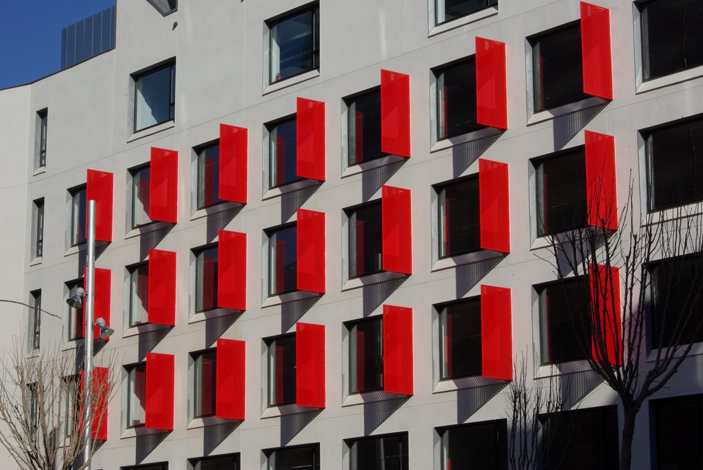 Hotel en la Rambla del Raval by Joan Antón Garcia i …