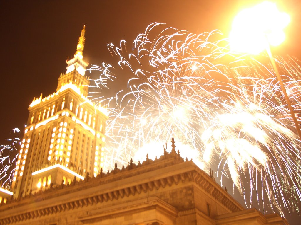 Fireworks near PKiN by Magda Sowa