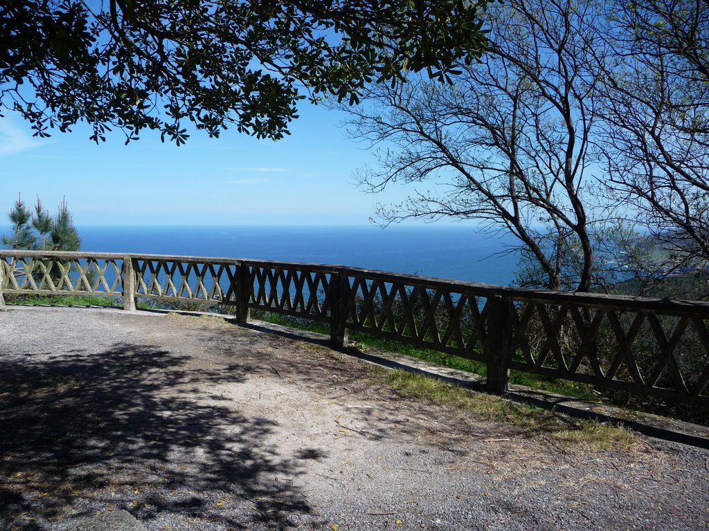 Mirador en carretera BI-3152 Bakio - Armintza (by Birkenwald) by Birkenwald