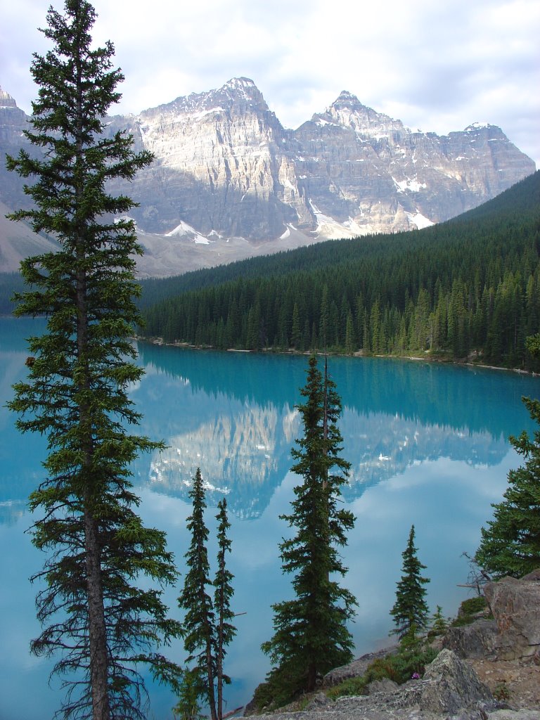 Moraine Lake by migueljardon