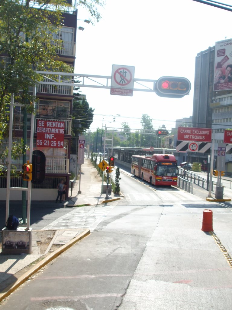 Metrobus, Estacion Nvo. Leon, ruta 2 by osito_ice