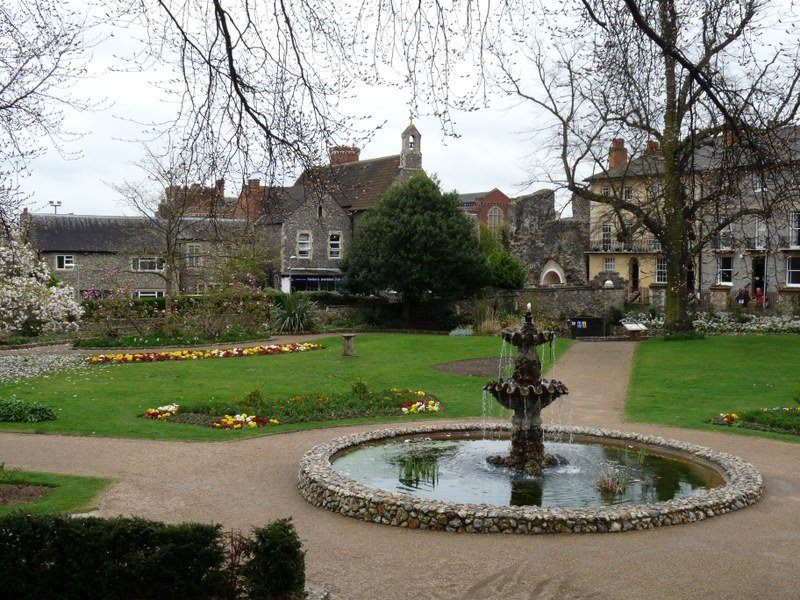 Forbury Gardens by likealightbulb