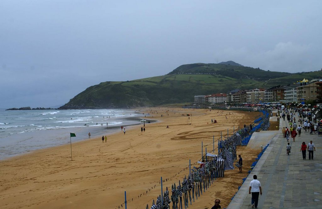 Zarautz by Garwin Kim Sing