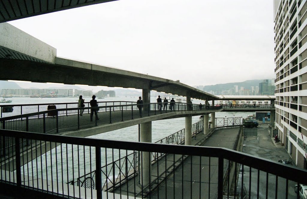 Pedestrian Skyway on the old waterfront - March 1988 by MaxFarrar