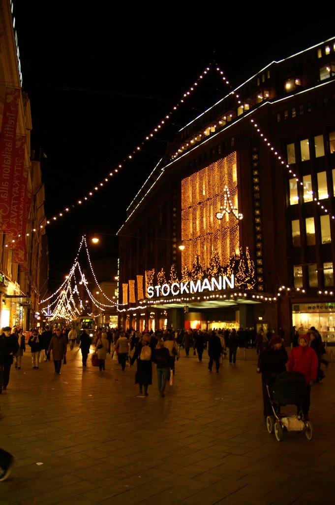 Aleksanterinkatu, Helsinki in December by Hezu