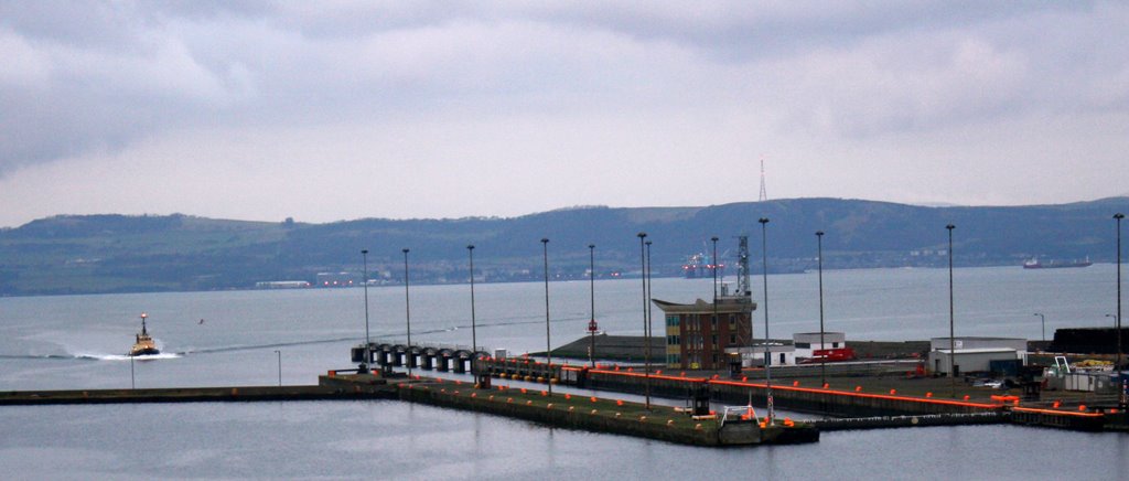 Harbour entrance by Roy Douglas