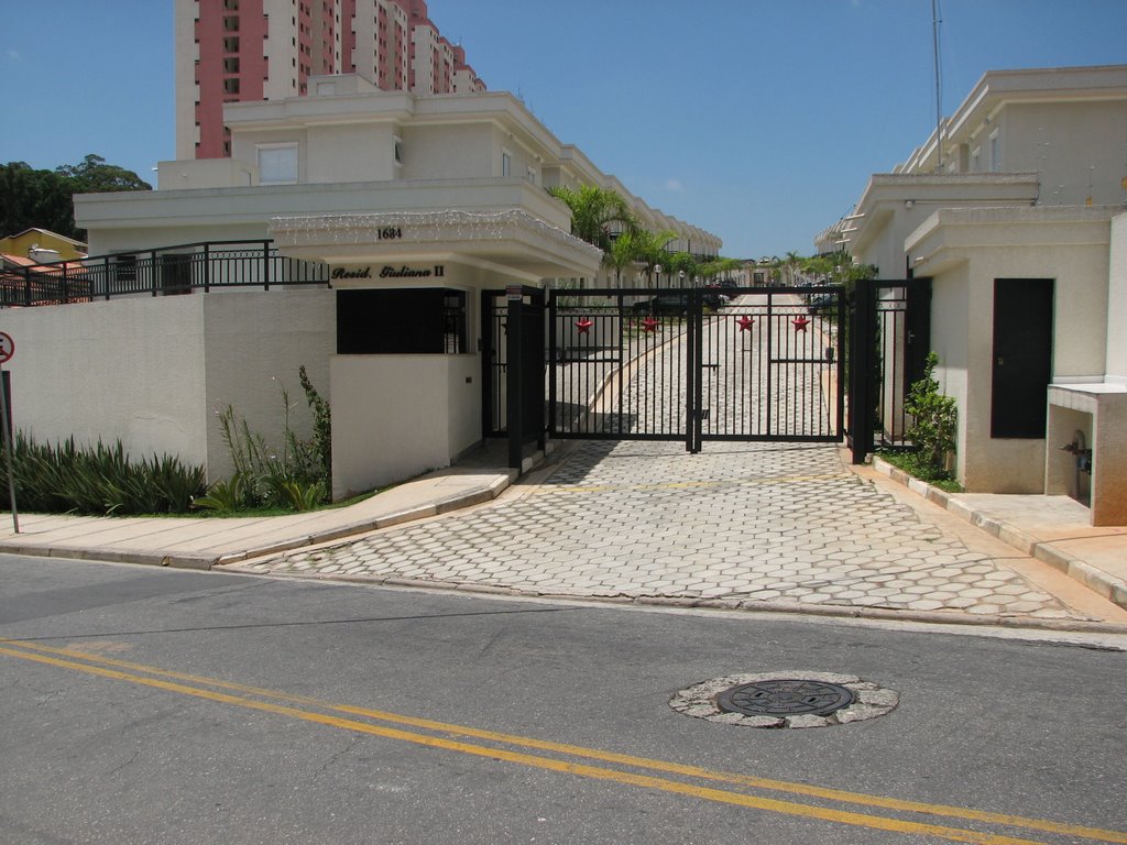 Residencial Giulliana -- Entrada by Zero Zoom