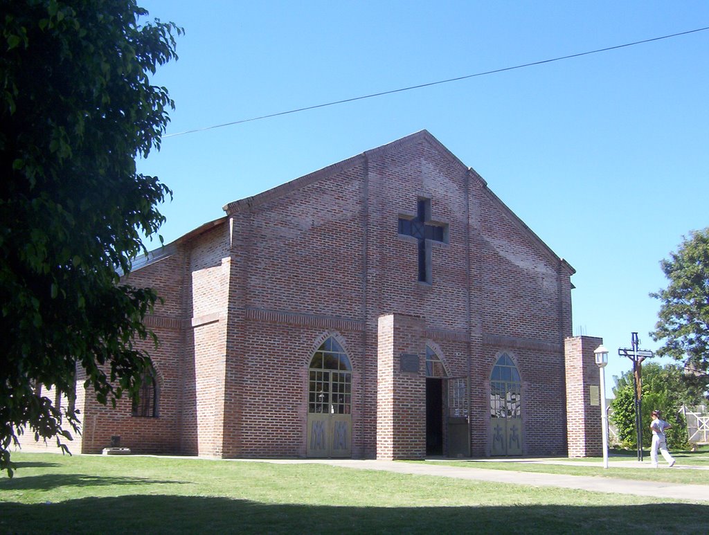 Iglesia Ntra. Sra. de Fátima - La Bianca by Edgardo N. ZORZI